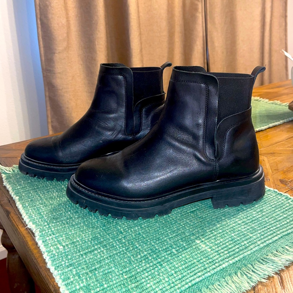 Worn Once Steve Madden Chelsea Boots